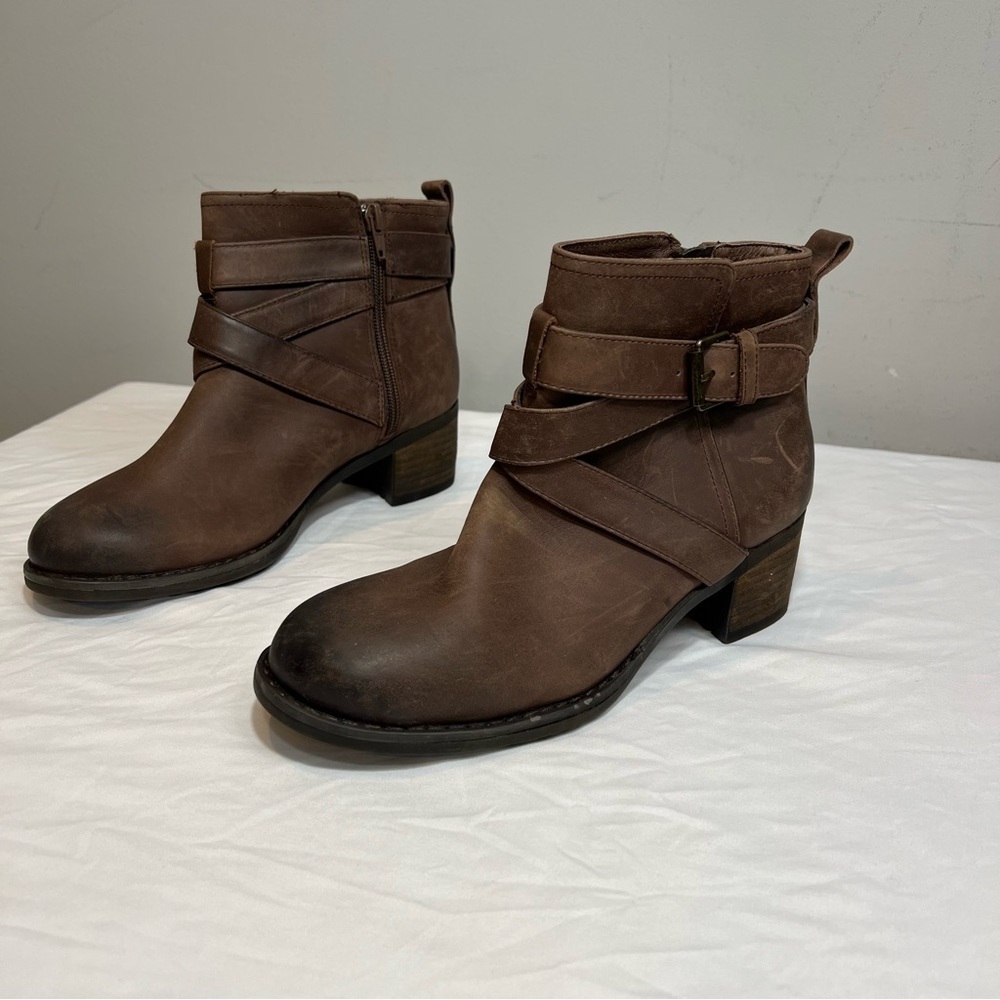 Tara M Gwen brown genuine leather side zip boots size 8